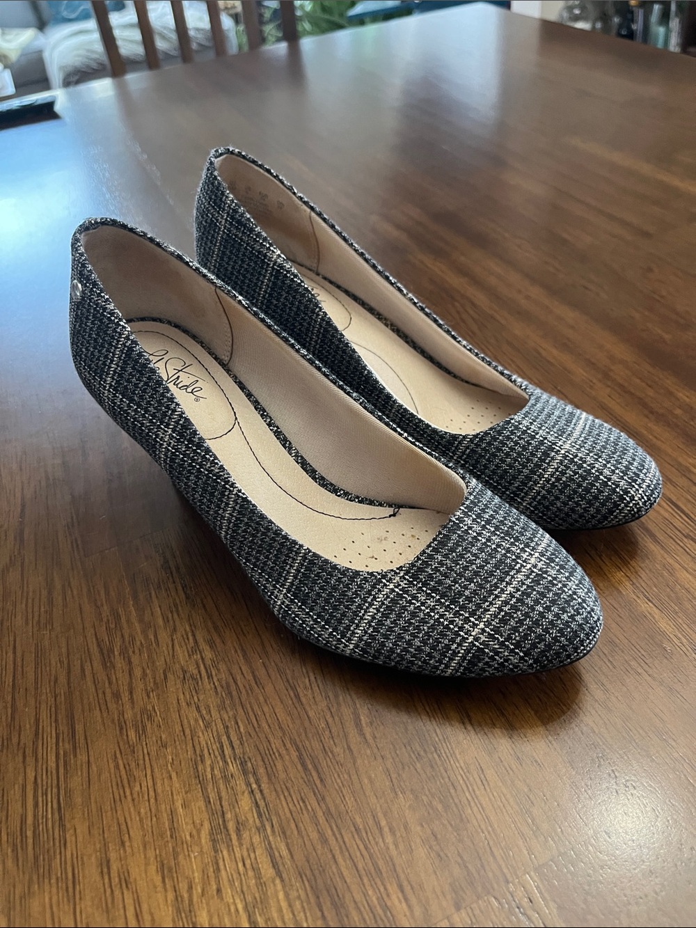 Life Stride soft systems Plaid Low Heel Pumps